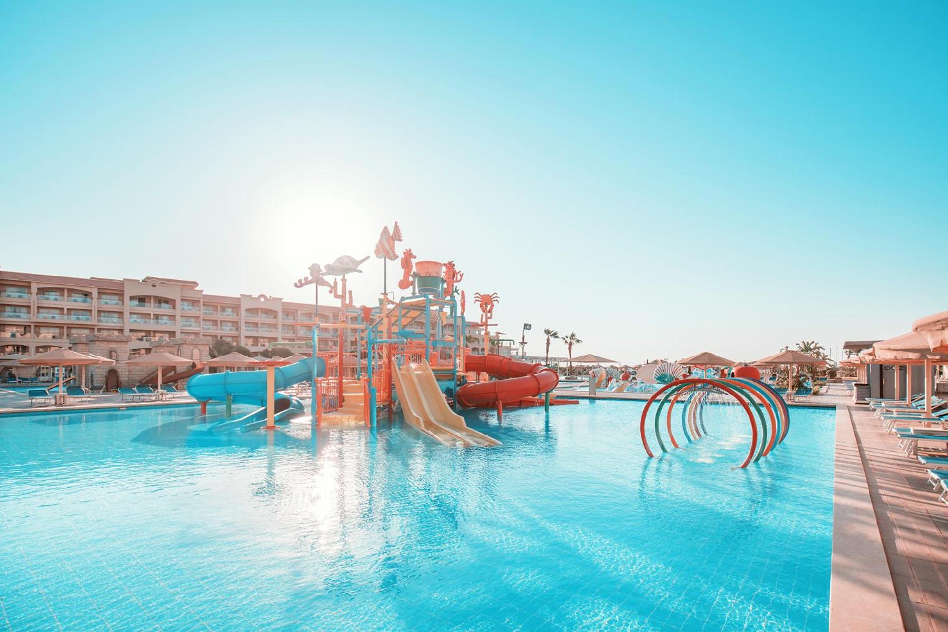 Pickalbatros White Beach Resort - Hurghada Bagian luar foto Aqua Park at the Grand Palladium Resort and Spa